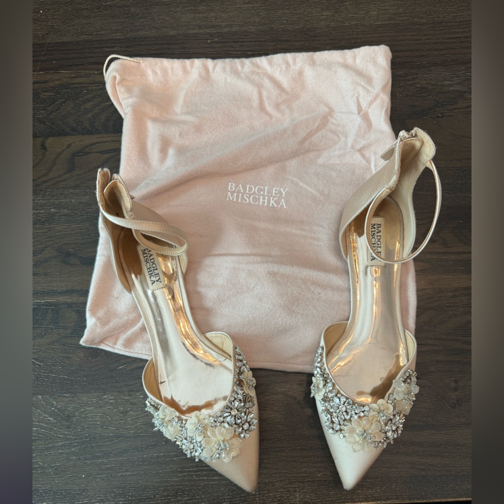 Badgley Mischka Collection Badgley
Mischka Abby Ankle Strap Flat